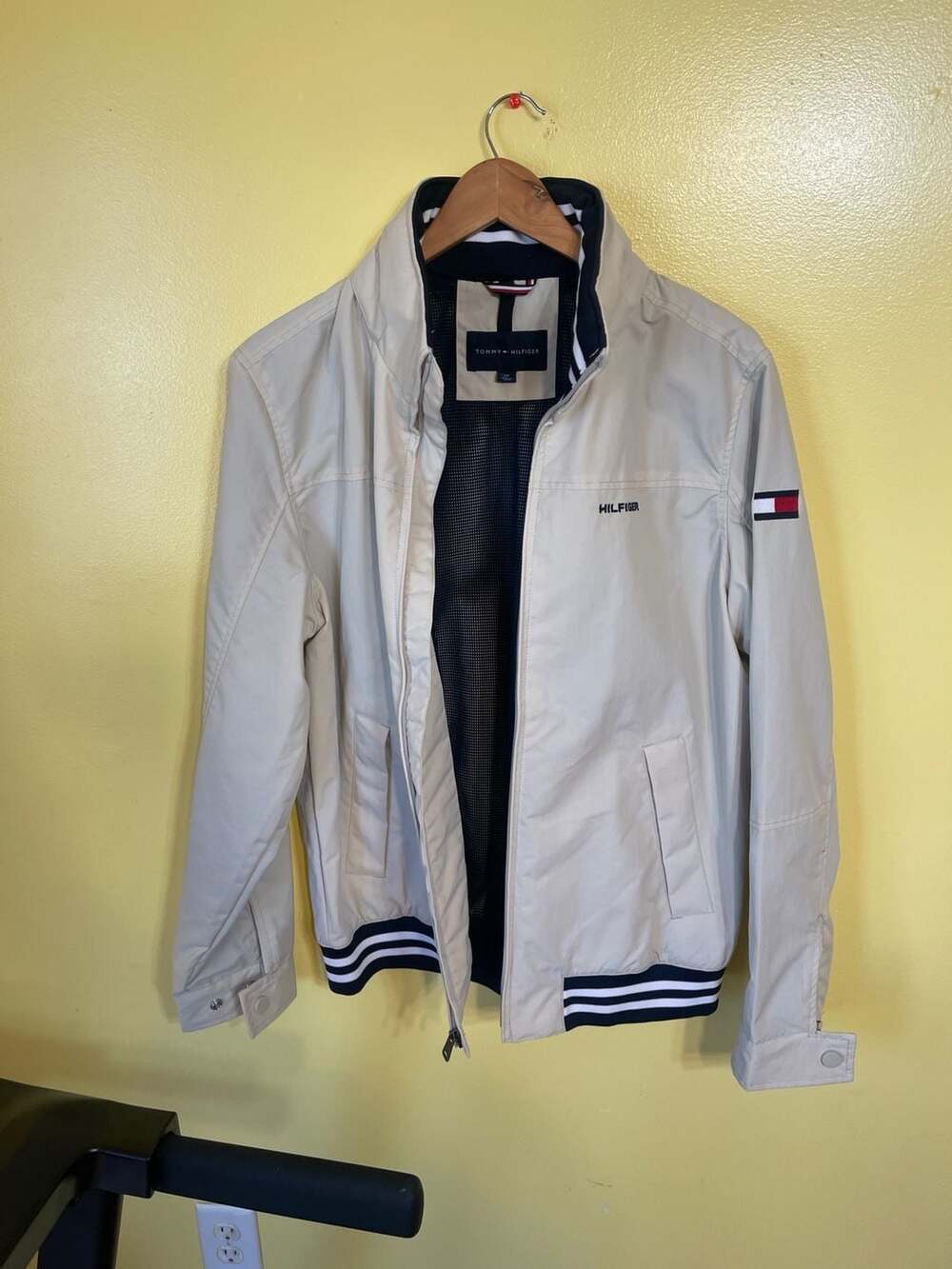 Tommy Hilfiger Men's Lightweight Mesh Lined Regatta Yachting Bomber Jacket